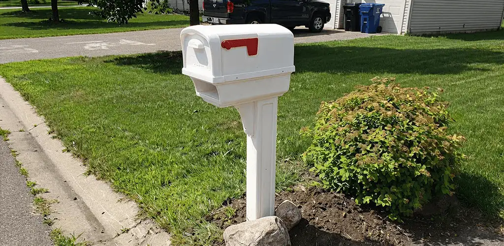 Mailbox installation for a residential curbside mailbox in Evansville, IN
